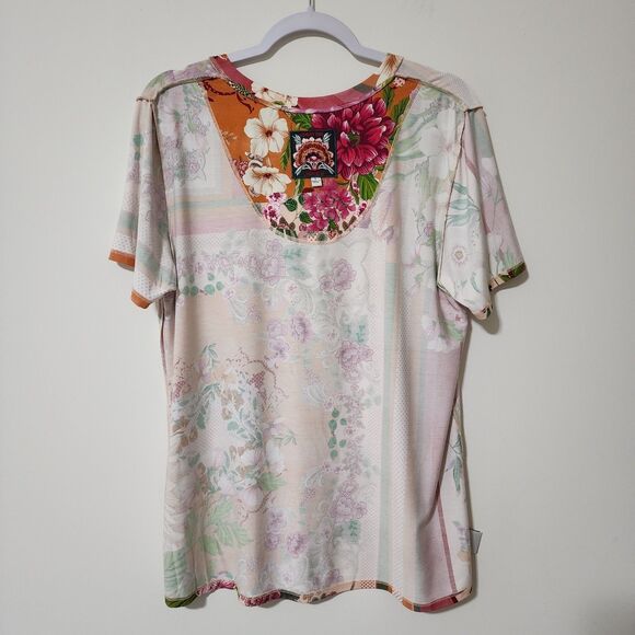 Johnny Was Women's Bamboo V-Neck Short Sleeve T-Shirt Top Patchwork Pattern Sz L - Picture 4 of 6